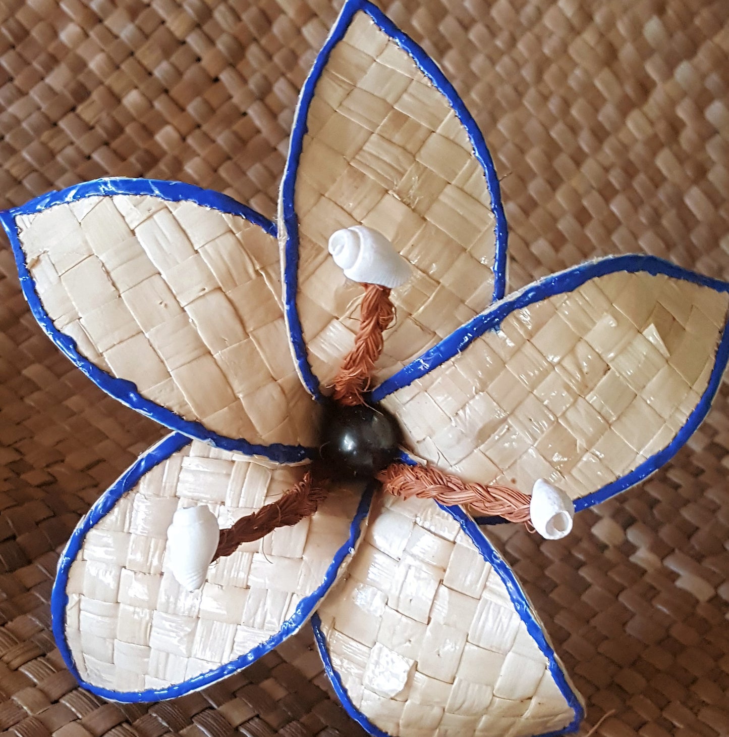 LAUHALA HAIR PICK( sei)