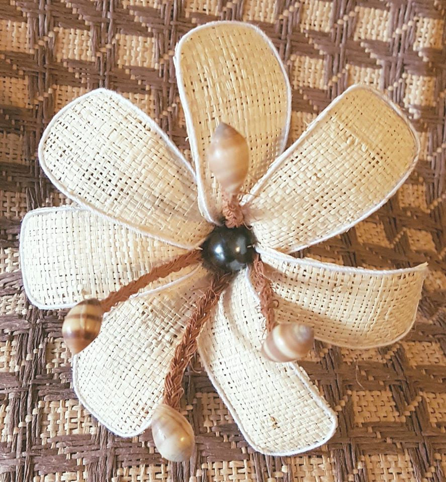 RAFFIA HAIRFLOWER