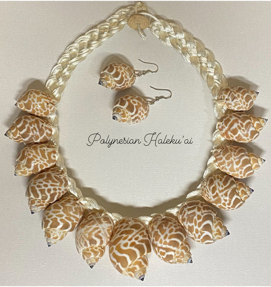 Pule Shell Necklace Set