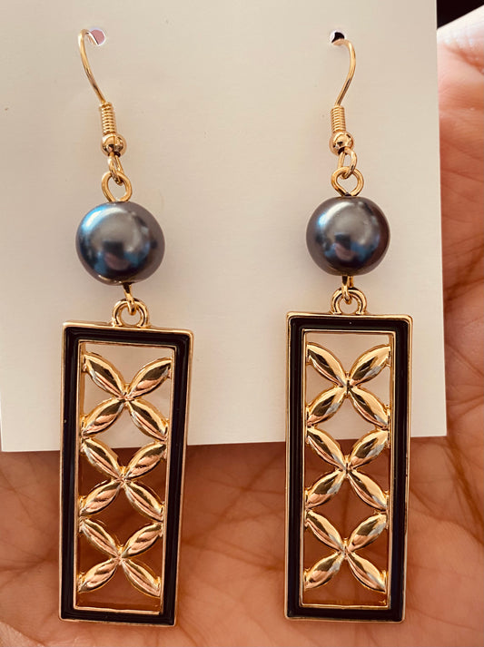 Kupesi Flower Earrings