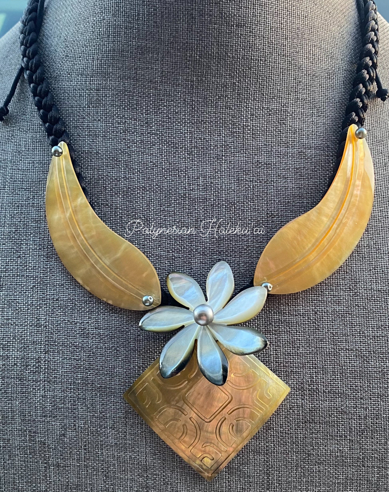 Mother of Pearl Necklace Set