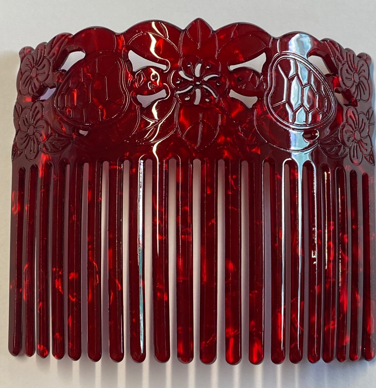 Red Turtle Shell Comb