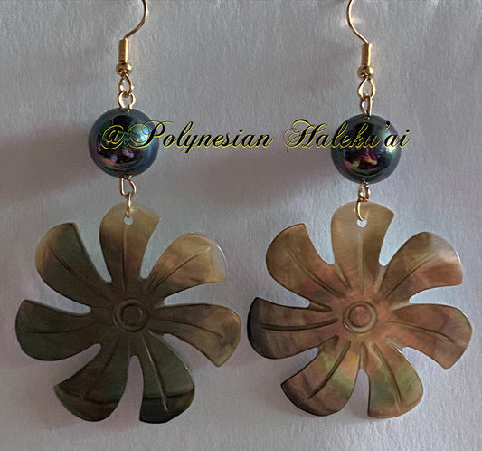 Shell Tiare Earrings